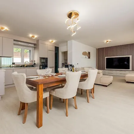 Ana Zadarvillas Villa Ljubač