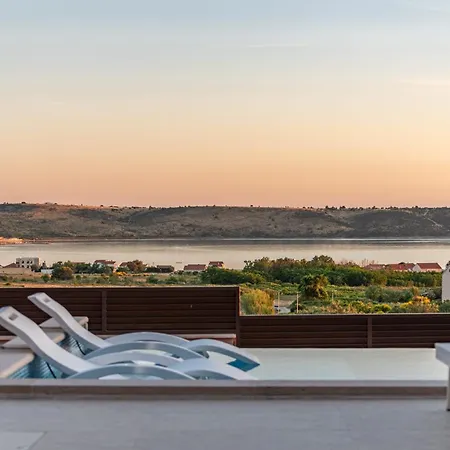 Ana Zadarvillas Vila