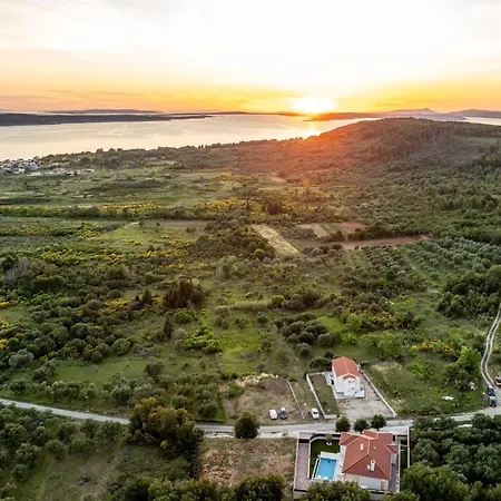 Ana Zadarvillas Villa *